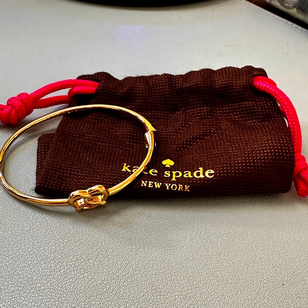 Kate Spade 'Twist & Shout' NYC Pretzel Bangle Bracelet, Gold